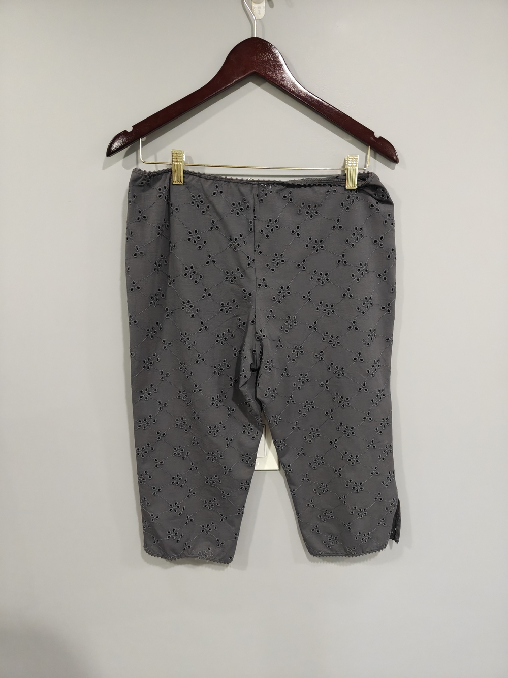 NWT Intimately Free People Full Bloom Eyelet Capri Pajama Sleep Pants Size L - Picture 8 of 11